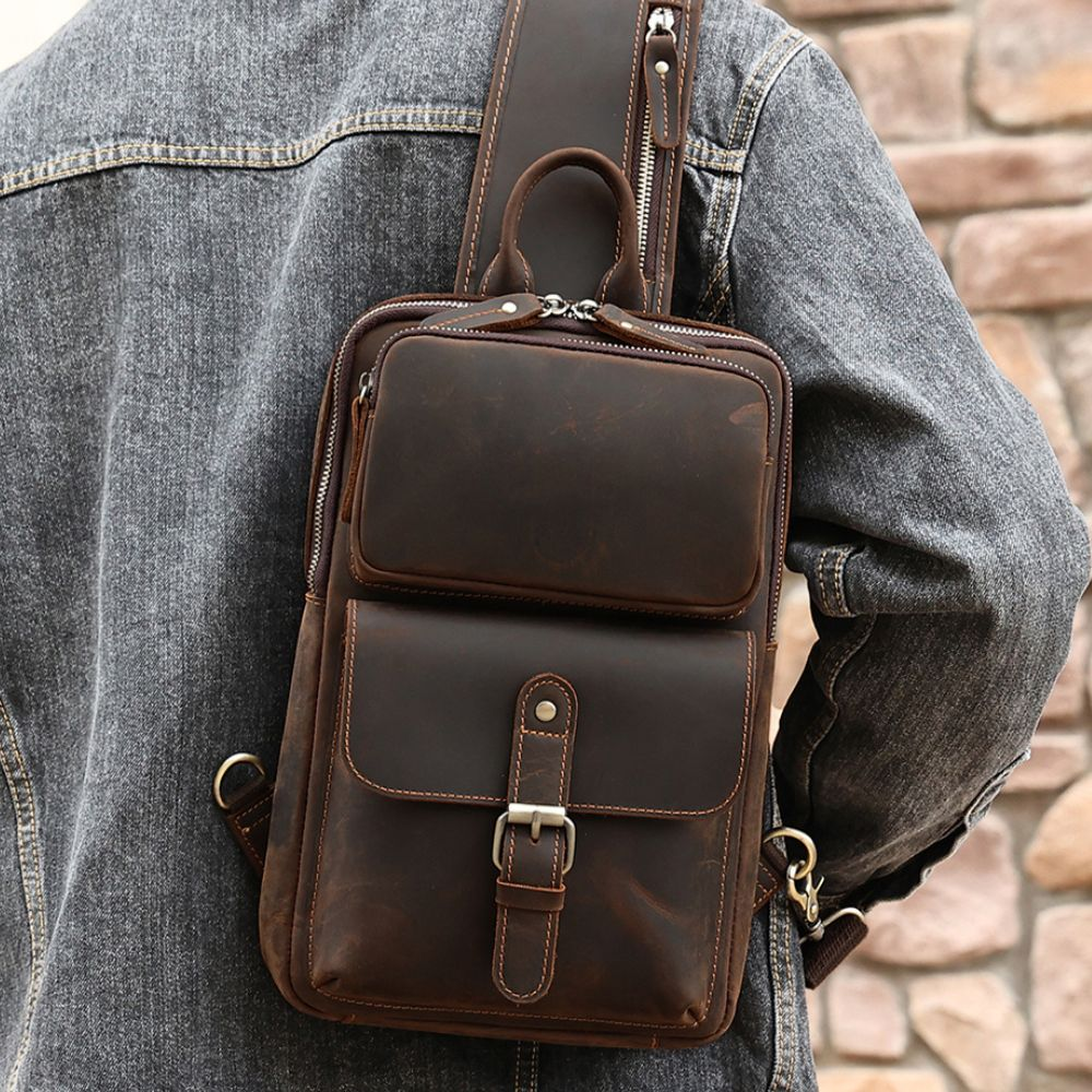 The Obrysus worn on the back, lifestyle view